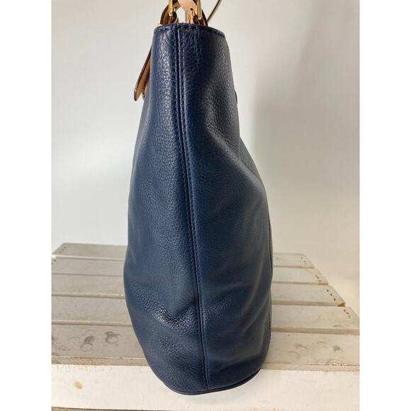 MICHAEL KORS, LARGE NAVY BLUE PEBBLED LEATHER SHOULDER BAG - Picture 3 of 15